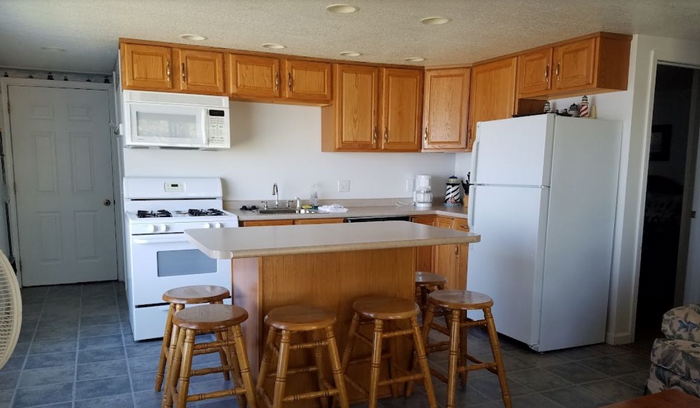 Reflections on the Lake (Gas Lite Manor) - From Web Listing (newer photo)